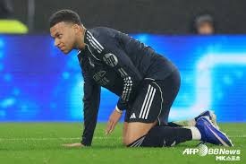 川超凉山队球员飞踹主裁，律师：或面临拘留、罚款和长期禁赛