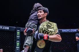 28年前的今天：阿森纳从巴黎签下了17岁的阿内尔卡